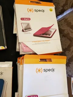 Speck  ipad2 covers to clear. Brand new.