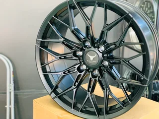 20”6x139 Black Toro mags with 9.0J ET15 marked at R15000 4x4 Bakkie mags #BT340