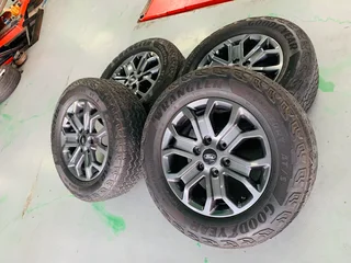 18”6x139 Original Ford Ranger Mags fitted on 255/65R18 Goodyear Wrangler Tyred Used marked at R10000