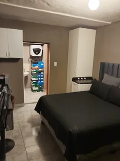 Barchelor to rent in Cosmo City for 2900 at ext 5 with no parking available on the 20th Dec 2025