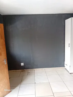 Barchelor to rent in Cosmo City for 2900 at ext 5 with no parking available on the 20th Dec 2025