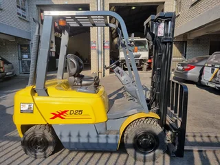 MAJOR PRICE CUTS!! Linde OM XD25 Forklift  - SPOOKY SPECIALS