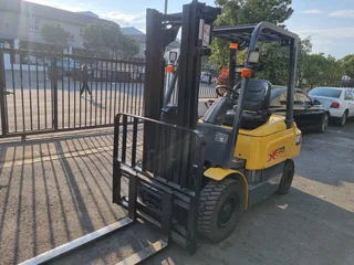 MAJOR PRICE CUTS!! Linde OM XD25 Forklift  - SPOOKY SPECIALS