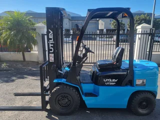Major Price Cuts!!! Utilev Ut25p Forklift (spooky Specials)