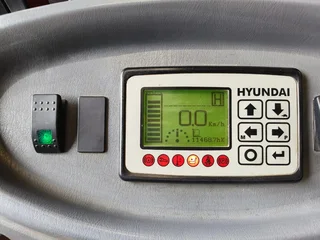 HUGE YEAR END SALE!!!HYUNDAI 1.4T REACH TRUCK