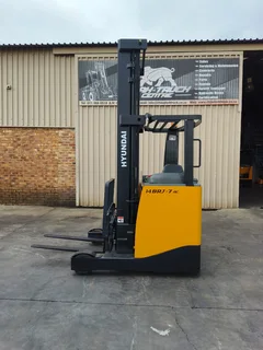 HUGE YEAR END SALE - Hyundai Reach Truck 7.3m Lift