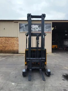 HUGE YEAR END SALE - Hyundai Reach Truck 7.3m Lift