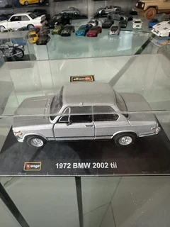 Bmw 2002 Tii - 1:24 Burago Models