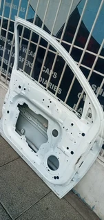 LEFT SIDE FRONT DOOR NISSAN QASHQAI