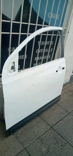 LEFT SIDE FRONT DOOR NISSAN QASHQAI
