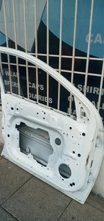 LEFT SIDE FRONT DOOR NISSAN QASHQAI