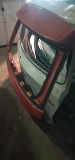 TAIL GATE VW POLO  8