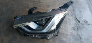 LEFT SIDE XENON HEADLIGHT ISUZU