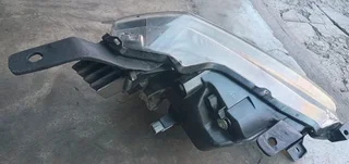 LEFT SIDE XENON HEADLIGHT ISUZU