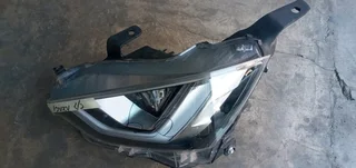 LEFT SIDE XENON HEADLIGHT ISUZU