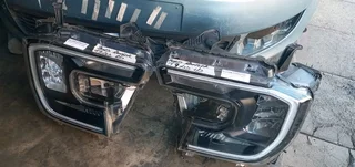 RIGHT AND LEFT SIDE LED HEADLIGHTS FORD RANGER T9