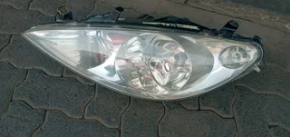 Left Side Peugeot 307 Normal Headlight