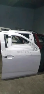 ALL CAR RIGHT SIDE FRONT DOORS