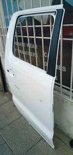 RIGHT SIDE BACK DOOR ISUZU