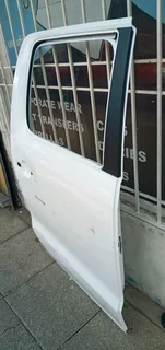 RIGHT SIDE BACK DOOR ISUZU