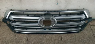 UPPER GRILLE TOYOTA LAND CRUISER