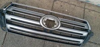 UPPER GRILLE TOYOTA LAND CRUISER