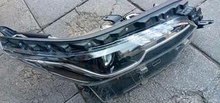 RIGHT SIDE HEADLIGHT TOYOTA FORTUNER GD6 NEW SHAPE