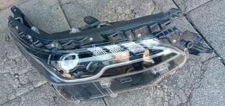 RIGHT SIDE HEADLIGHT TOYOTA FORTUNER GD6 NEW SHAPE