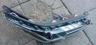 RIGHT SIDE HEADLIGHT TOYOTA FORTUNER GD6 NEW SHAPE