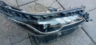RIGHT SIDE HEADLIGHT TOYOTA FORTUNER GD6 NEW SHAPE