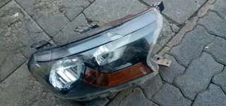 RIGHT SIDE HEADLIGHT FORD RANGER T7