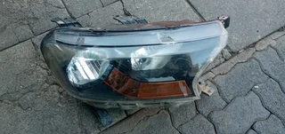 RIGHT SIDE HEADLIGHT FORD RANGER T7