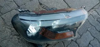 RIGHT SIDE HEADLIGHT FORD RANGER T7