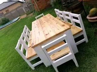 10 seater stunning dining table with chairs available for cash on delivery