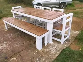 8 seater stunning dining table with chairs and bench available for cash on delivery