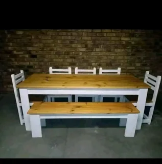 8 seater stunning dining table with chairs and bench available for cash on delivery