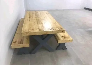 8 seater stunning dining table with chairs available for cash on delivery