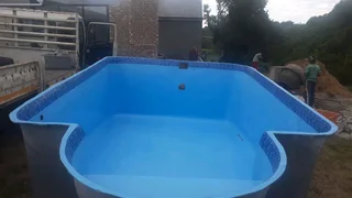 Fibreglass swimming pools