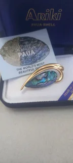 Genuine &#39;Ariki Paua&#39; New Zealand Shell 24 Ct Gold Plated Brooch