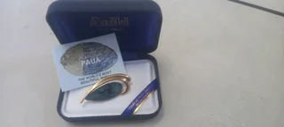 Genuine &#39;Ariki Paua&#39; New Zealand Shell 24 Ct Gold Plated Brooch