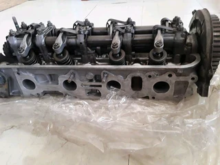 Isuzu 2.3 cyclinder head