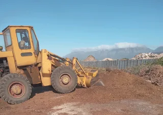 Topsoil [Potting soil]and Compost per cube