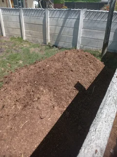 Topsoil [Potting soil]and Compost per cube
