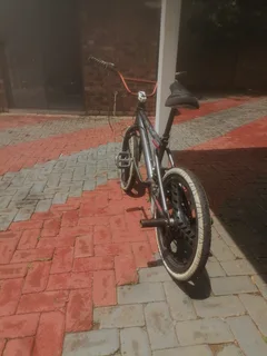 Avalanche dv8 bmx