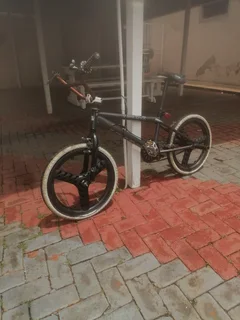 Avalanche dv8 bmx