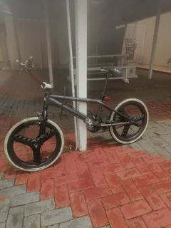 Avalanche dv8 bmx