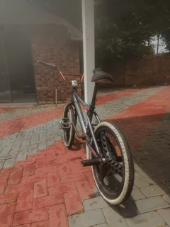 Avalanche dv8 bmx