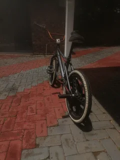 Avalanche dv8 bmx