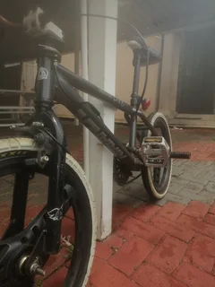 Avalanche dv8 bmx