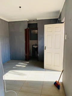 En Suit Room Flat let with Toilet Shower Inside